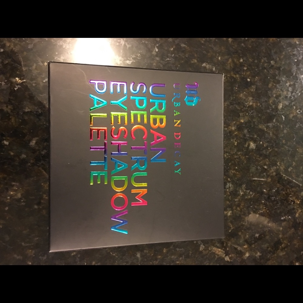 Urban Decay Rare Urban Spectrum Eyeshadow Palette
